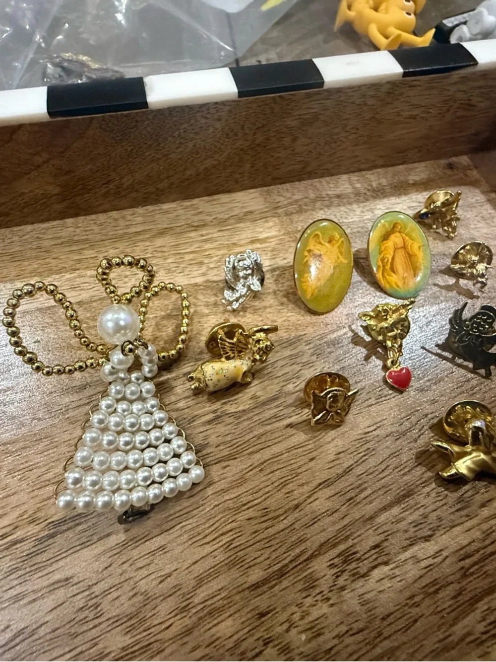 Lot of 11 Vintage Angel Pins & Brooches - Gold and Silver Tone